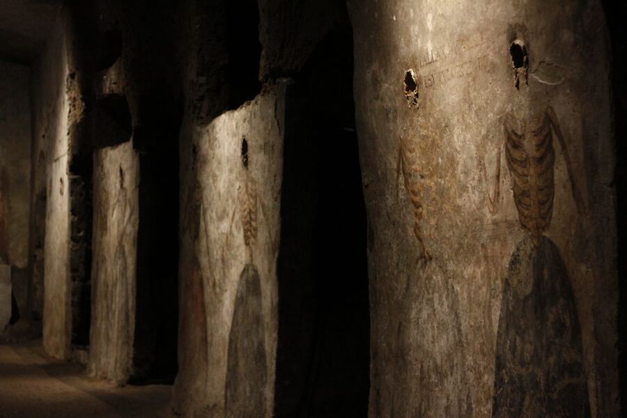 Naples: San Gaudioso Catacombs Guided Tour - Basilica di Santa Maria della Sanità: where the story makes sense