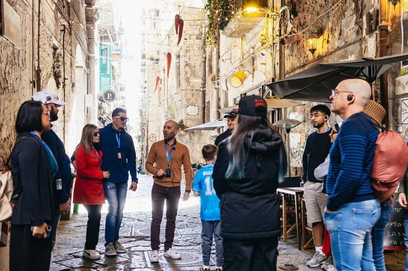 Naples: Street Food Walking Tour with Local Guide - The First Bites: Pizza a Portafoglio and Pizza Fritta