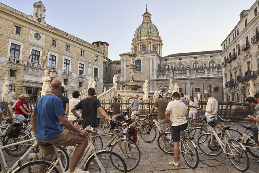 Palermo: Guided Bike Tour with Street Food Tasting - Why Palermo looks different from a bike saddle