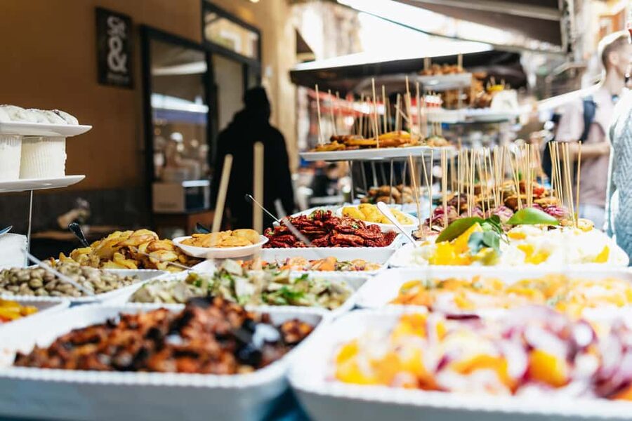 Palermo: Street Food and History Walking Tour - The Walk Itself: From Traditional Puppet Theater to Big-Square Icons