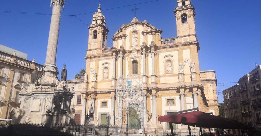 Palermo: Street Food Walking Tour at Sunset - Why Quattro Canti at Sunset is the perfect starting point