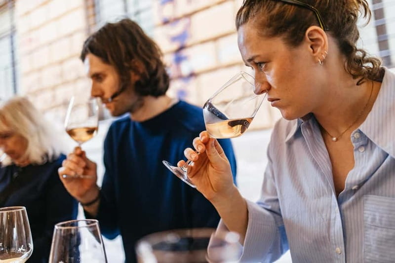 Palermo: Wine Tasting with Snacks at Bottega Monteleone - Your Two-Hour Game Plan, Secco to Dessert Wine