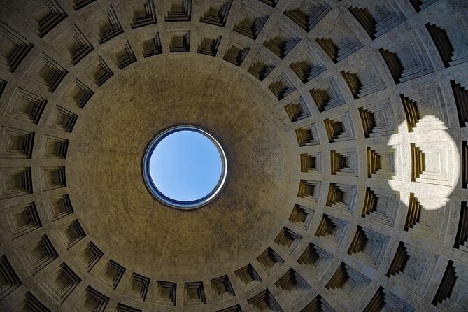 Pantheon Guided Tour with Priority Entrance Tickets - Audio System and Group Size: Comfort in a Tight Space