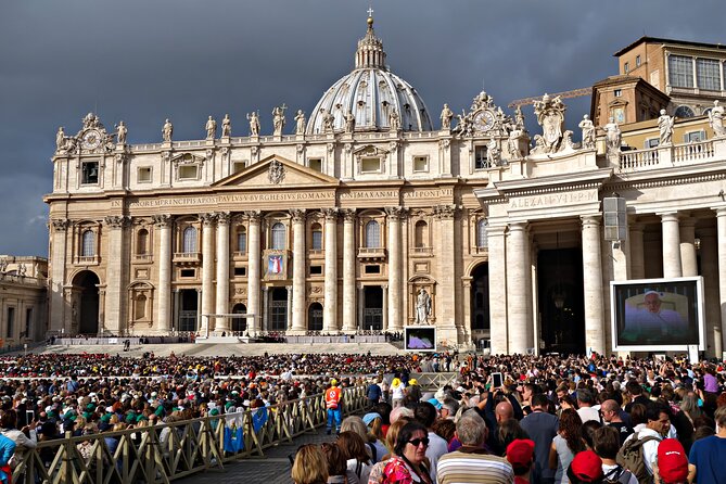 Papal Audience with Pope Leo XIV and Expert Local Guide - What the best guides do, and why names like Luisa and Julia came up