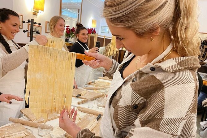 Pasta Cooking Class in Rome - Fettuccine Class in Piazza Navona - Small-group energy: what max 15 actually changes
