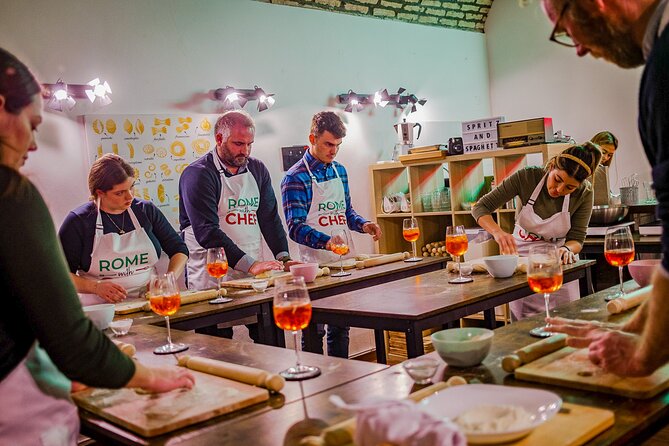 Pasta Cooking Class Near the Colosseum with 3 Spritz Cocktails - Where you meet in central Rome and how to avoid timing stress