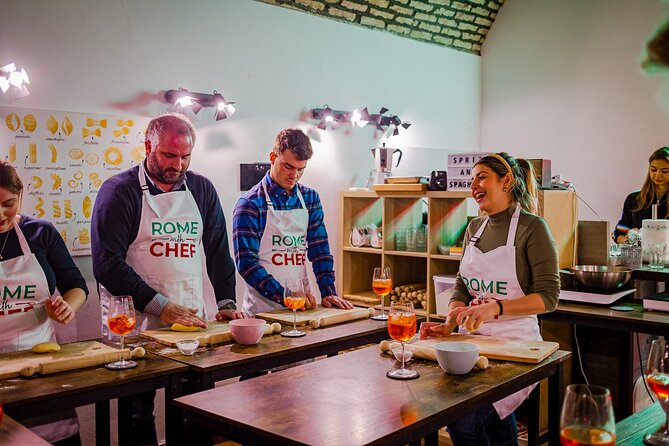 Pasta Cooking Class Near the Colosseum with 3 Spritz Cocktails - Carbonara vs. cacio e pepe: choosing your sauce and mastering the method