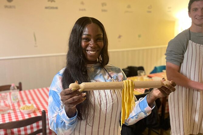 Pastamania - Florence Pasta Making Class - How the Small Group Format Helps You Learn (Not Just Watch)