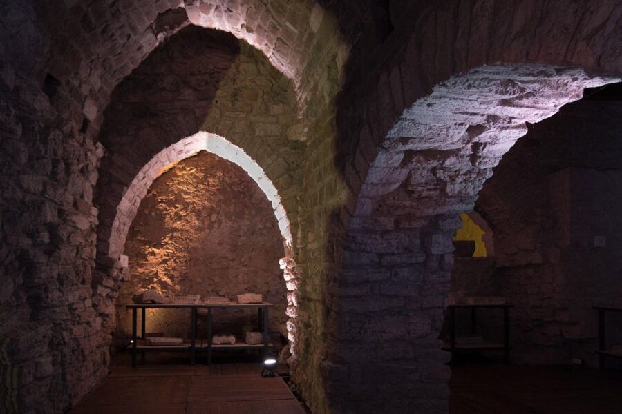 Perugia: Entry Ticket and Guided Tour of Perugia Underground - Practical comfort tips for a smoother underground visit