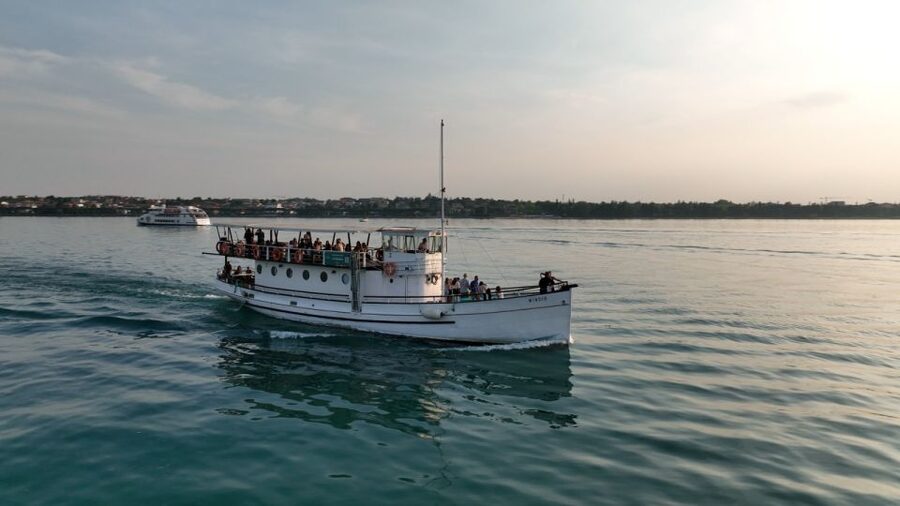 Peschiera: Half-Day Lake Garda Cruise with Lunch - Swimming from the boat: refreshing, safe, and sometimes cold