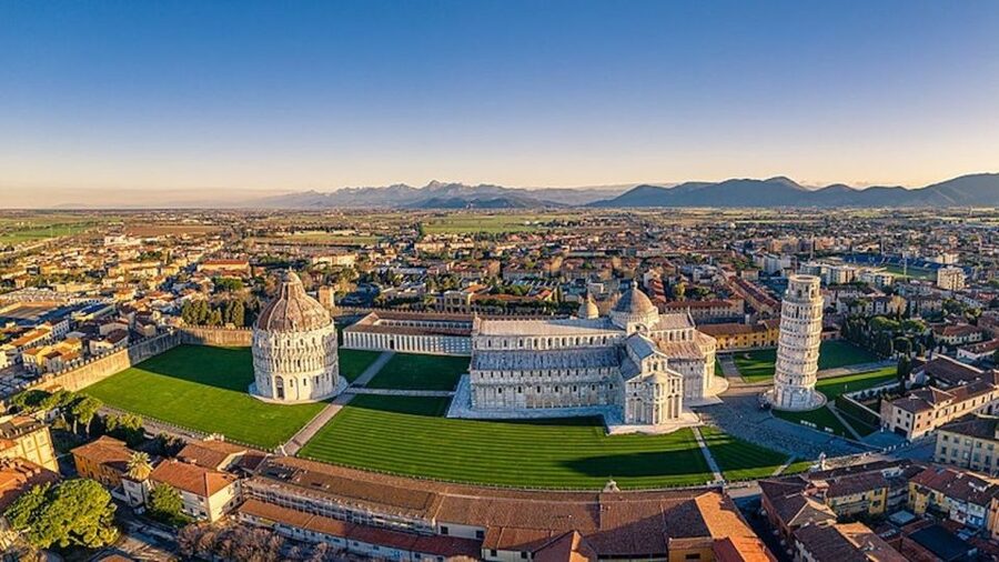 Pisa: Guided Tour with Optional Tower Tickets - Should you book this Pisa guided tour with optional tower tickets?