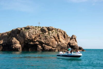 Polignano a Mare: Boat Tour with Prosecco and Snacks