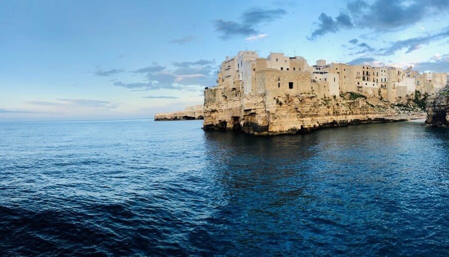 Polignano a Mare: Boat Trip, Swim & Cave with Aperitif - Meeting Dorino Gite in Barca: finding the boat without stress