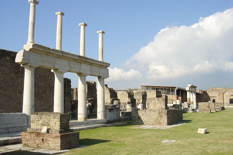 Pompeii and Vesuvius Full-Day Tour from Amalfi Coast - Riding the Amalfi Coast Roads Without Turning It Into a Stress Test