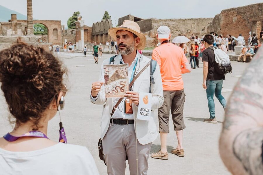 Pompeii: Entry Ticket and Guided Tour with an Archaeologist - Pompeii plus an archaeologist guide: why the stones make sense