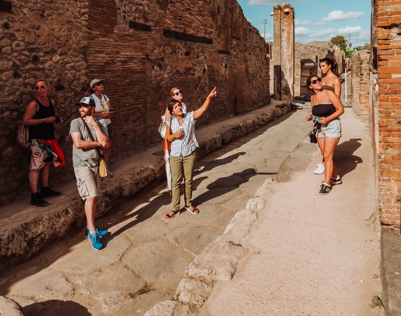 Pompeii: Entry Ticket and Guided Tour with an Archaeologist - House of Menander to Macellum: homes, neighbors, and the food economy