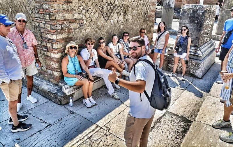 Pompeii: Exclusive Tour with Archaeologist and Entry Tickets - What This Pompeii Tour Does Better Than a Typical Walk