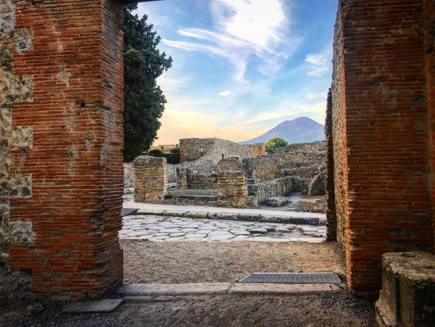 Pompeii: Guided Tour with Skip-the-Line Entry - Pompeii, the “highlights” experience you can actually enjoy in 2 to 3 hours