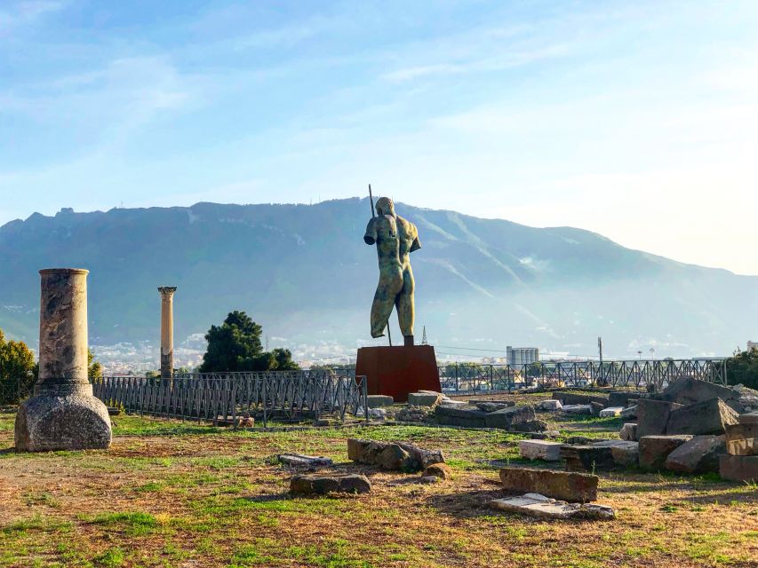Pompeii: Guided Tour with Skip-the-Line Entry - Thermal baths and the theater: entertainment, routine, and social life