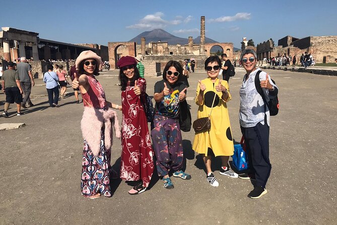 Pompeii Skip-the-line Tour with Archaeologist Guide - Getting to the site: train to Pompei Scavi and meet at Piazza Esedra