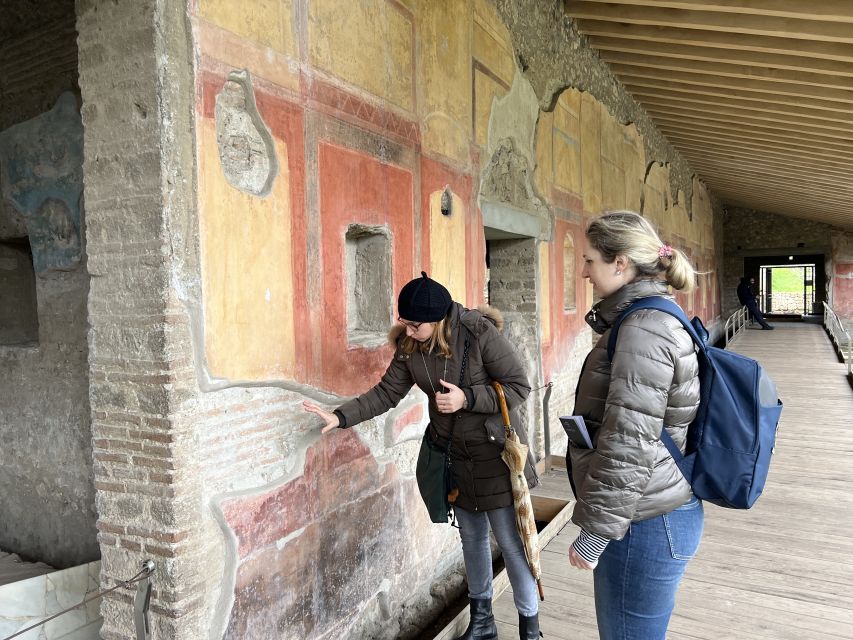 Pompeii: Small-Group Guided Tour with Skip-the-Line Ticket - Stop 5: Vetutius Placidus House and Thermopolium, food and everyday rhythms