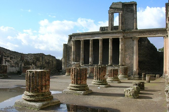 Pompeii Small Group Tour with an Archaeologist - Granaries of the Forum: the casts that make history stick