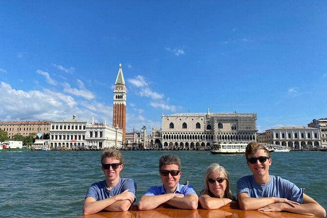 Private 3 hrs Venice Tour: St Mark's, Walking tour & Boat tour - Grand Canal boat tour: Rialto bridge and why the boat feels different