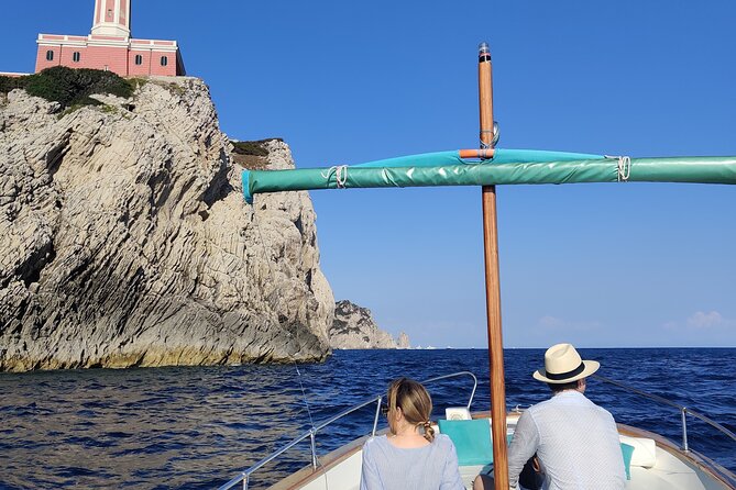 Private tour in a typical Capri boat - Key highlights you should care about