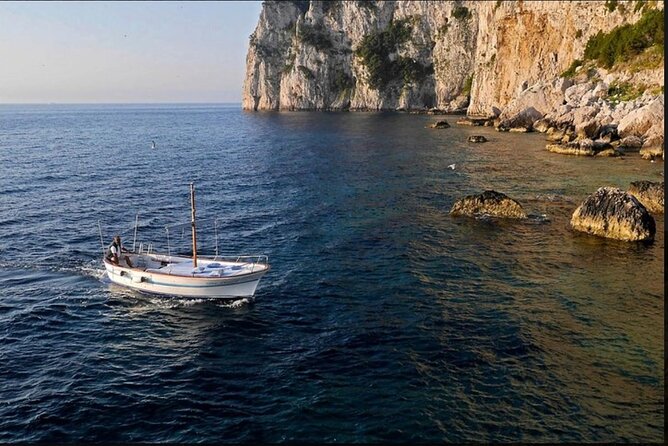 Private tour in a typical Capri boat - Punta Carena Lighthouse and Fortini Coastal Walk, seen from the sea