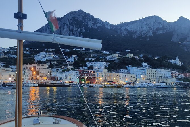 Private tour in a typical Capri boat - Blue Grotto reality check, including tickets and weather