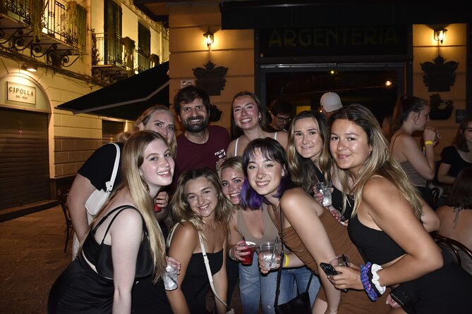 Pub Crawl Palermo - Finch Lounge: Your First Hour To Chat, Sip, And Set The Tone