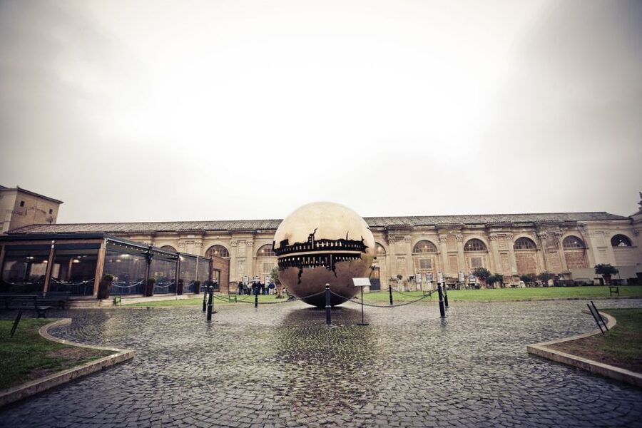 Rome: 1 Day Vatican & Colosseum Tour - Lunch Break and the Transition to the Vatican Museums