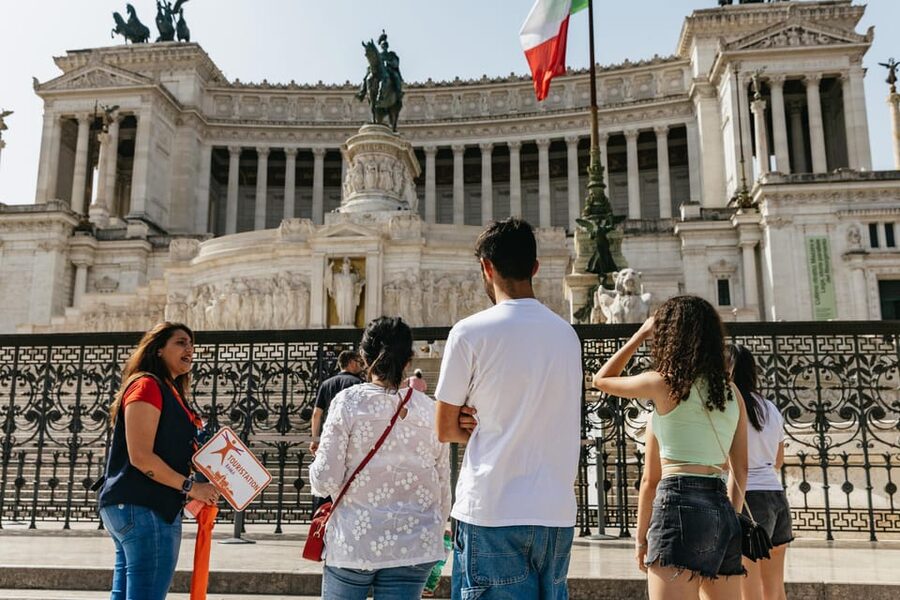 Rome: Altar of the Fatherland Elevator and Museum Tickets - Using the Ancient Rome video and the Panoramic View app audio guide