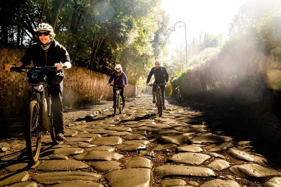 Rome: Appian Way Aqueducts Bike Tour (UPG Catacombs & Lunch) - Catacombs of San Callisto, worth the longer 5-hour option