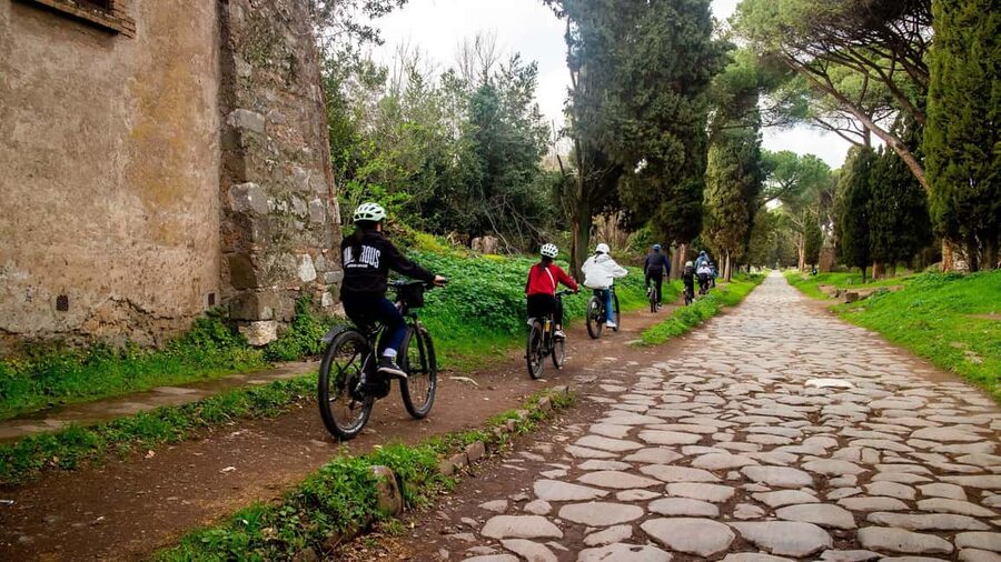 Rome: Appian Way Aqueducts Bike Tour (UPG Catacombs & Lunch) - The aqueduct parks moment, where history turns visual