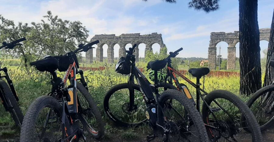 Rome: Appian Way Aqueducts Bike Tour (UPG Catacombs & Lunch) - Big monuments along the Appian Way, from Cecilia Metella to Caracalla