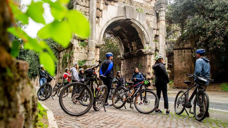 Rome: Appian Way Aqueducts Bike Tour (UPG Catacombs & Lunch) - The route in plain terms, what happens hour by hour