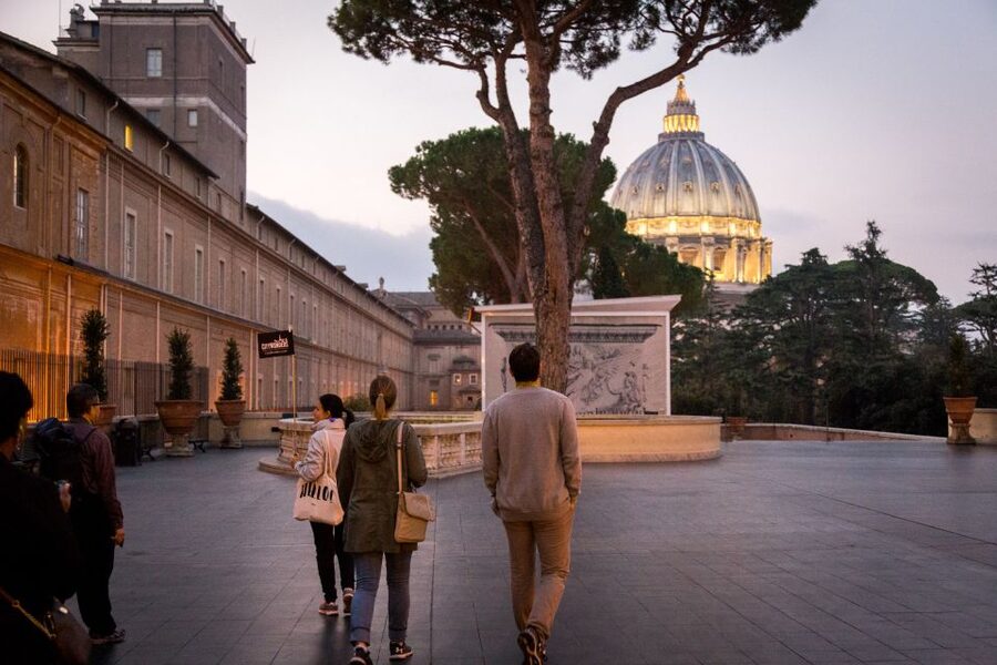 Rome: Breakfast & Tour of Vatican Museums & Sistine Chapel - Price and logistics: how the $105 feels in real use