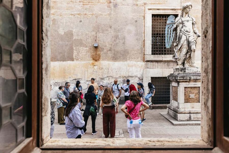 Rome: Castel Sant'Angelo Skip-the-Line Guided Tour - Why Castel SantAngelo is worth your time with a guide