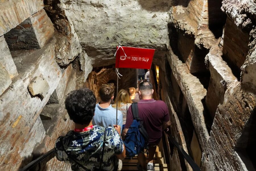 Rome: Catacombs and Capuchin Crypt Guided Tour with Transfer - From the crypt to the catacombs: using the air-conditioned transfer like a time-saver