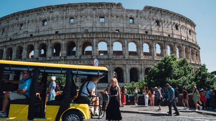 Rome: City Highlights Golf Cart Tour with Local Guide - Tips to get the best audio, and handle two carts without missing the story