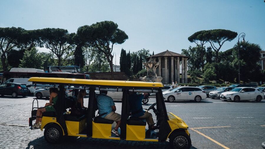 Rome: City Highlights Golf Cart Tour with Local Guide - Piazza Navona finish, Bernini’s Fountain and the payoff