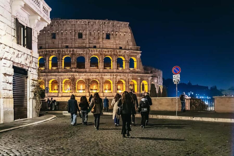 Rome: City Highlights Moonlight Walking Tour - Piazza Navona After Dark: Ancient Athletics Above Your Head