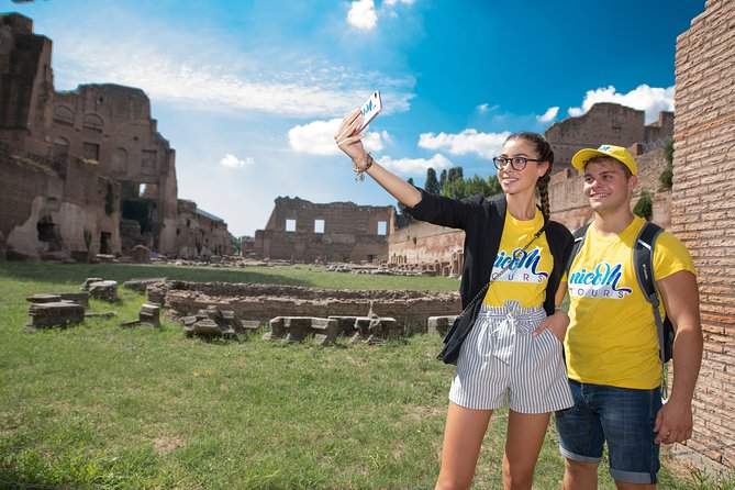Rome: Colosseum Arena, Roman Forum & Palatine Hill Tour - Roman Forum: Temple of Caesar, Curia, and Power Plays