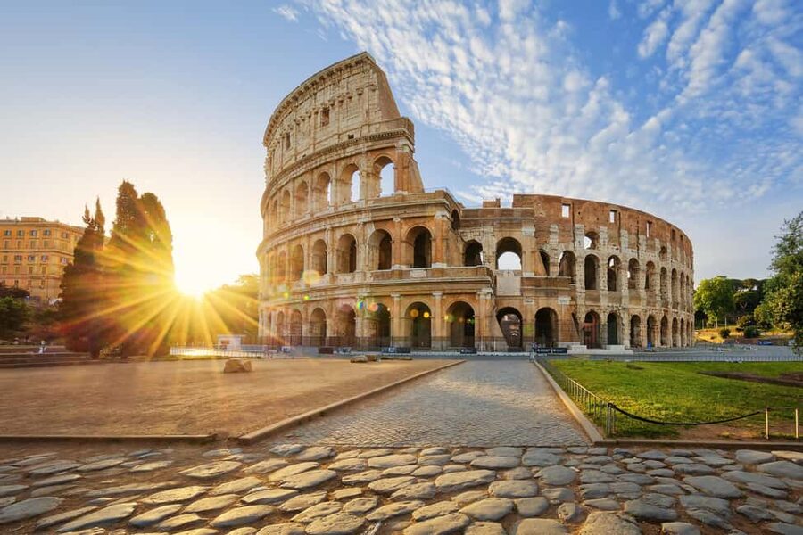 Rome: Colosseum Express Tour with Forum & Palatine Access - Entering The Colosseum Early, With Security Already Running