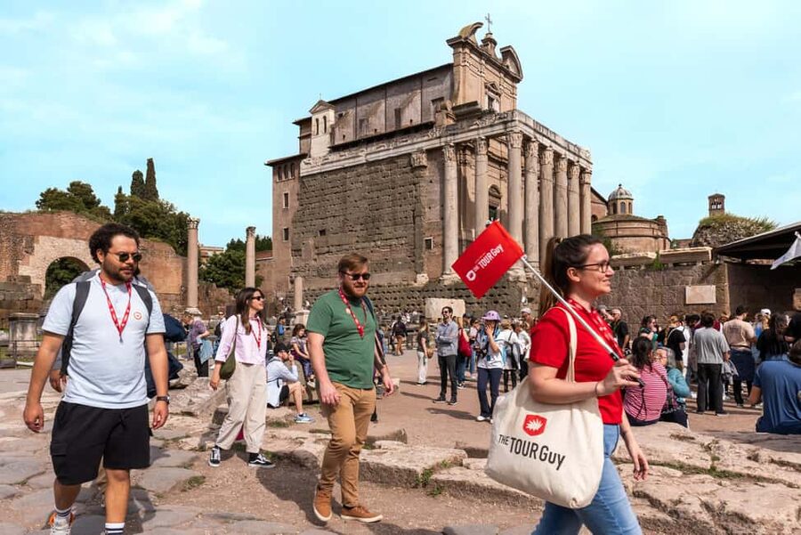 Rome: Colosseum, Forum, and Palatine Tour - Arch of Constantine and the quick photo stops that build your map