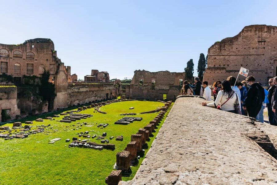 Rome: Colosseum, Forum & Palatine Hill Tour & Optional Arena - Stop 3: Palatine Hill and the Legend of Rome’s Start