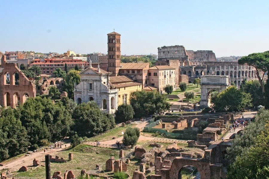 Rome: Colosseum, Forum, & Palatine Hill with Audio Guide - Guides and the human touch