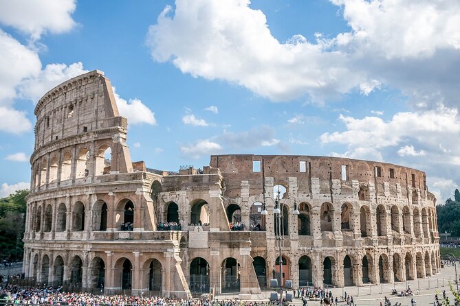 Rome: Colosseum Guided Tour with Roman Forum and Palatine hill - Stop 1: Colosseum entry and what a great guide helps you see
