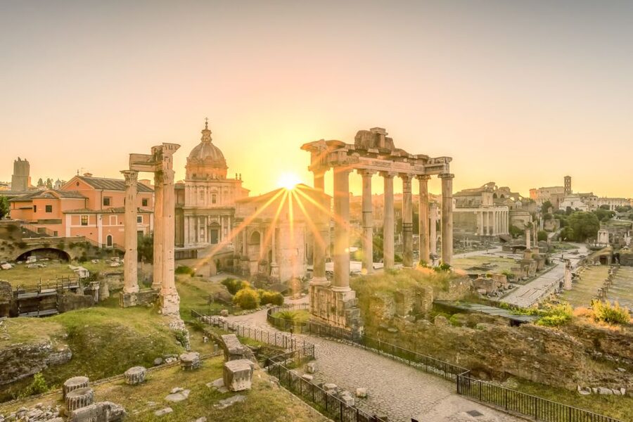 Rome: Colosseum, Roman Forum and Palatine Hill Group Tour - Guided tour or self audio guide, and what changes in real life
